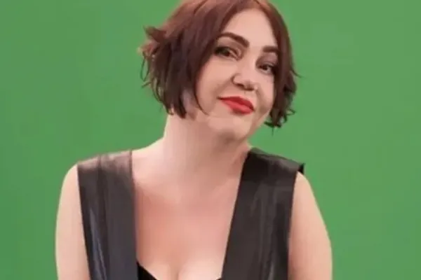 nazan-oncel-o-konuda-resti-cekti-inceldigi-yerden-kopsun-1791448690792.jpg