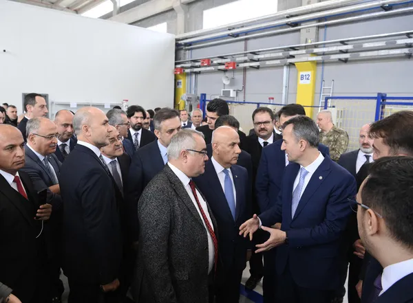 kahramanmarasi-savunma-sanayi-sehri-yapacak-uretim-tesisinin-acilisi-gerceklestirildi-1708641256120.jpg