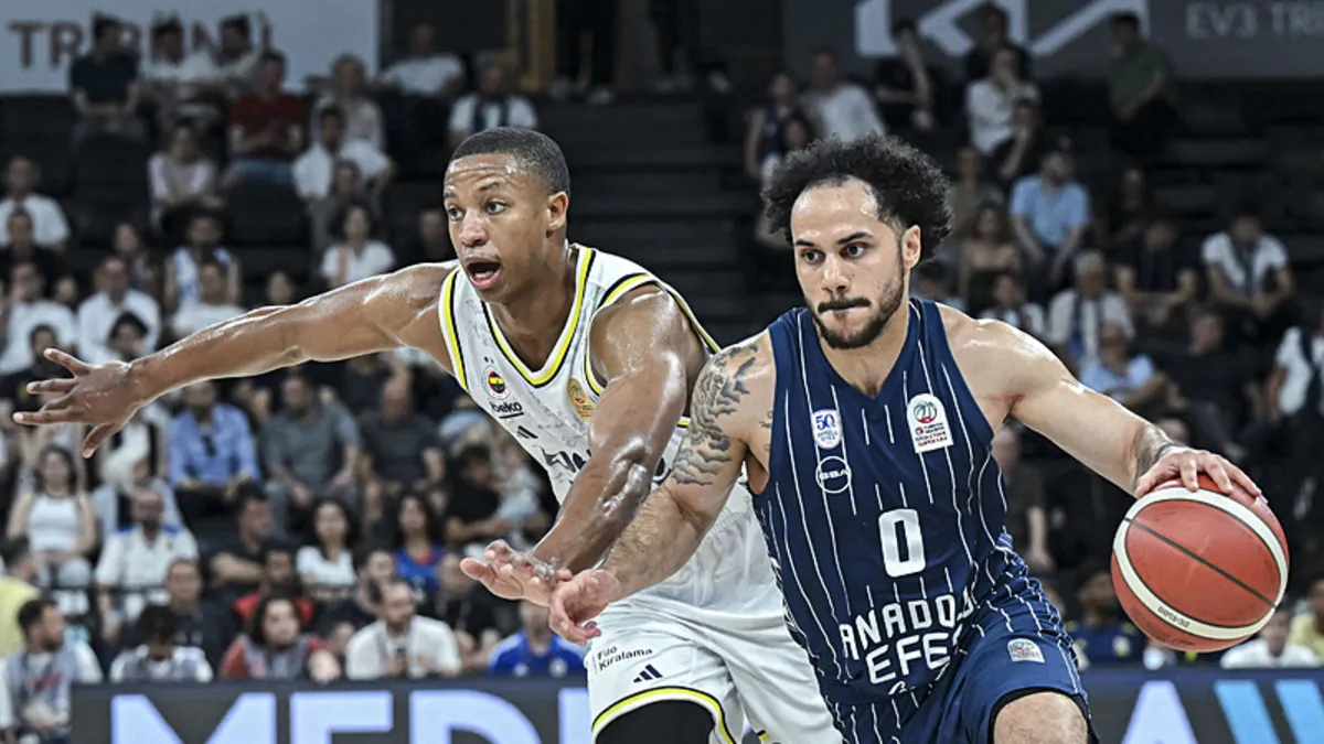 Anadolu Efes, Fenerbahçe Beko’yu devirdi!