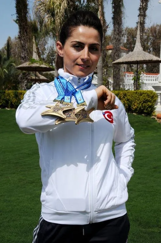 Avrupa şampiyonu milli halterci Sibel Şimşek Galeri Spor