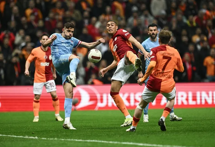 Galatasaray-Antalyaspor maçı sonrası Sergen Yalçın adeta sitem etti! Ayıp, adama gülerler