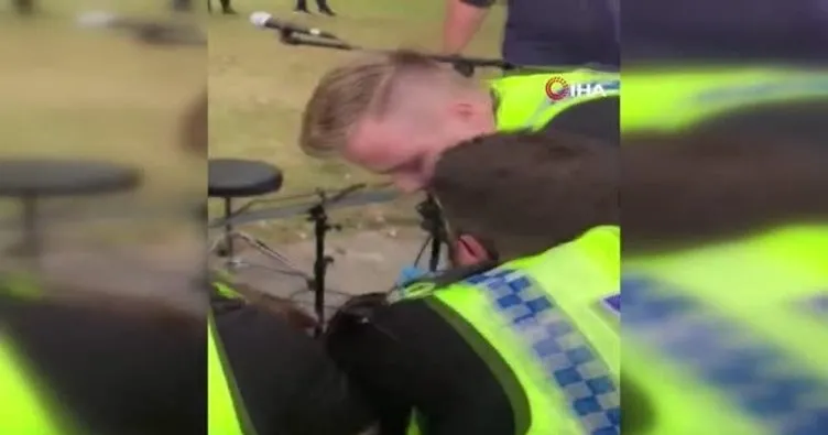 İngiltere’de polis şiddeti kamerada! Defalarca ’Üzgünüm’ diye bağırdı