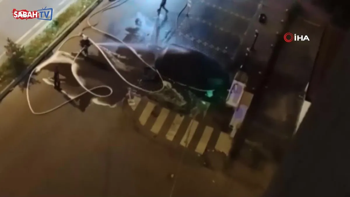 Kayseri’de alev alan elektrikli araç bomba gibi patladı! O anlar kamerada | Video videosunu izle Kayseri’de alev alan elektrikli araç bomba gibi patladı! O anlar kamerada | Video videosunu izle