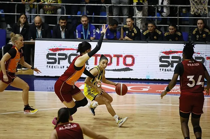 potada-derbi-fenerbahce-82-galatasaray-73-1728846444176.jpeg