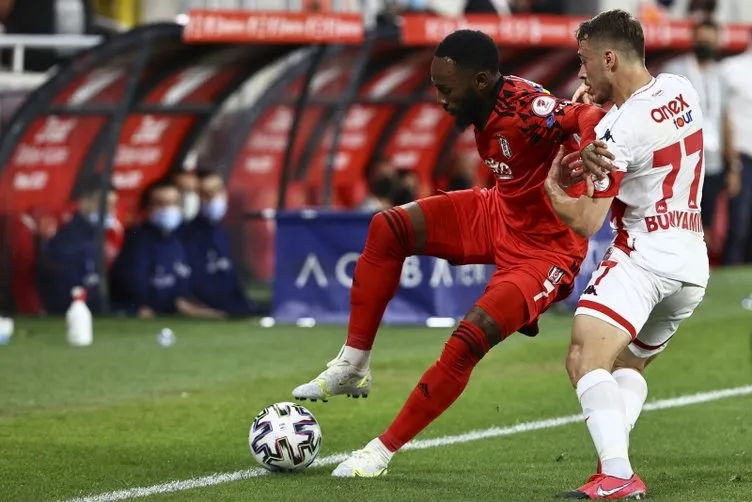 Son dakika: Beşiktaş'ın kupa şampiyonluğu sonrası flaş sözler! Hagi, Alex ve Sergen Yalçın'dan sonra...