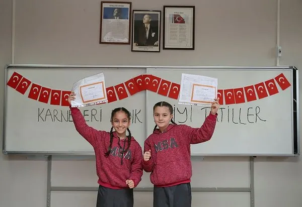 İkizler Okulunda karne sevinci
