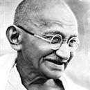 Mahatma Gandhi silahlı saldırıda öldü