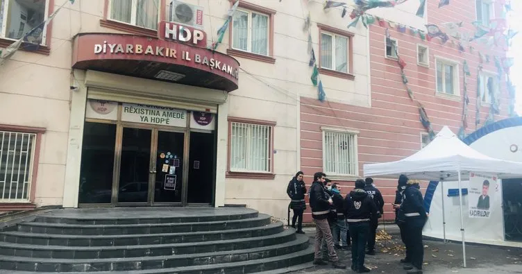 Annelerin önünde eylem yaptığı HDP binası ‘tadilat’ gerekçesiyle boşaltıldı