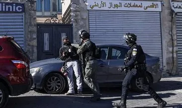 Katil İsrail polisinden Al Jazeera ofisine baskın