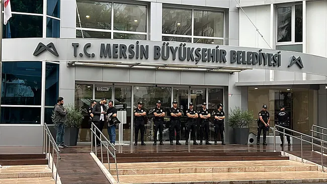 son-dakika-mersin-buyuksehir-belediyesine-yolsuzluk-operasyonunda-ali-mahir-basarir-ve-veli-agbaba-detayi-iste-1790841288692.jpeg