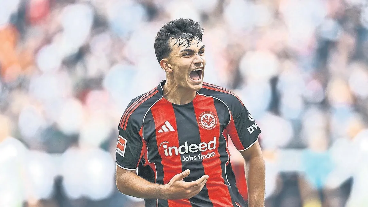 Galatasaraylı yetkililer, Eintracht Frankfurt'un genç oyuncusu Can Uzun'u transfer etmek için masada.