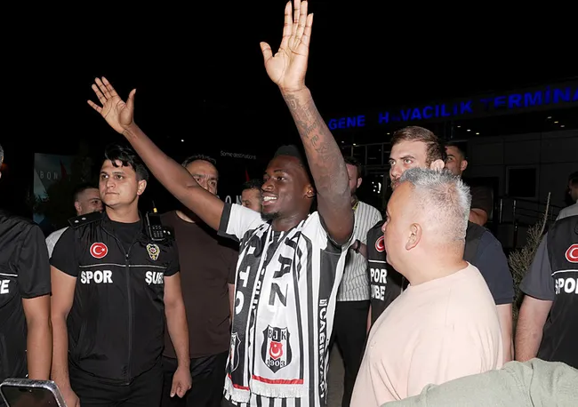 hollandali-futbolcu-ernest-poku-besiktas-icin-istanbula-geldi-1787700354395.jpg