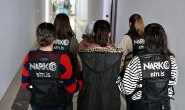 Yer Bitlis: Yabancı uyruklu 2 kadın vücutlarına sarmış!