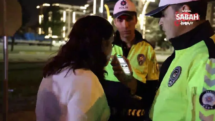 Polisin alkollü sürücü ile imtihanı: Üfleme eğitimi verilen kadın 44. seferde başardı | Video