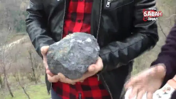 Buldukları taşın meteor parçası olduğunu iddia ediyorlar | Video