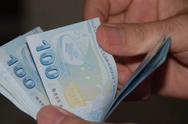 kamu-iscileri-icin-zam-teklifi-belli-oldu-1749820872817.jpg