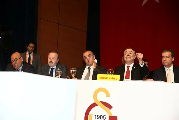 İbra şoku sonrası Galatasaray Yönetimi’nden flaş karar