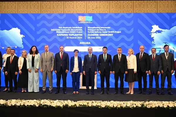 bakan-uraloglu-duyurdu-ab-ve-turkiyenin-ortak-finanse-ettigi-proje-tamamlandi-demiryolunda-intermodal-tasimaci-1782811134048.jpeg