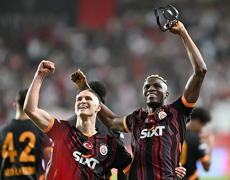 SON DAKİKA HABERİ: Dünya, Osimhen’i konuşuyor! Olay manşet: 3.5 metre yüksekte...