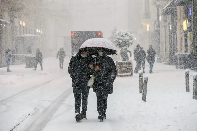 Bayburt’ta yarın okullar tatil mi oldu? Kar yağışı tipi şeklinde başladı! 28 Kasım 2023 Salı Bayburt’ta okullar açık mı, ders var mı?