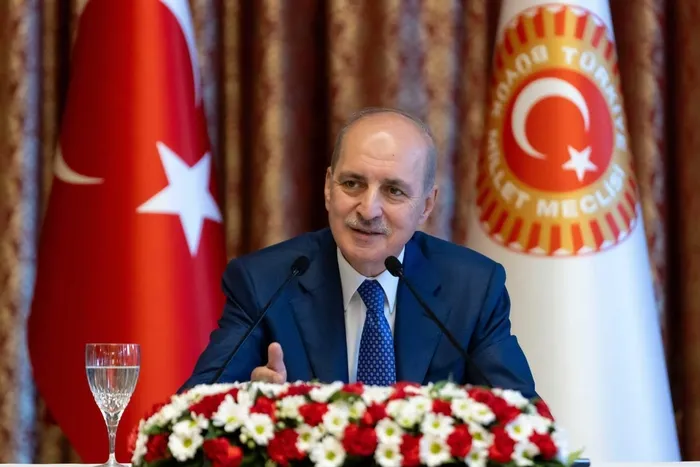 son-dakika-tbmm-baskani-numan-kurtulmus-terorsuz-turkiye-yasasi-icin-tarih-verdi-temel-cercevede-anlayis-birli-1784727156870.jpg Son Dakika | TBMM Başkanı Numan Kurtulmuş Terörsüz Türkiye yasası için tarih verdi!