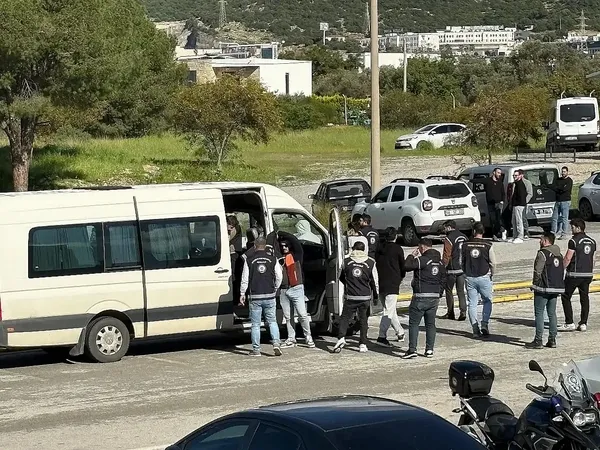 bodrumdaki-gocmen-faciasinin-suphelileri-adliyeye-sevk-edildi-1775380393040.jpg