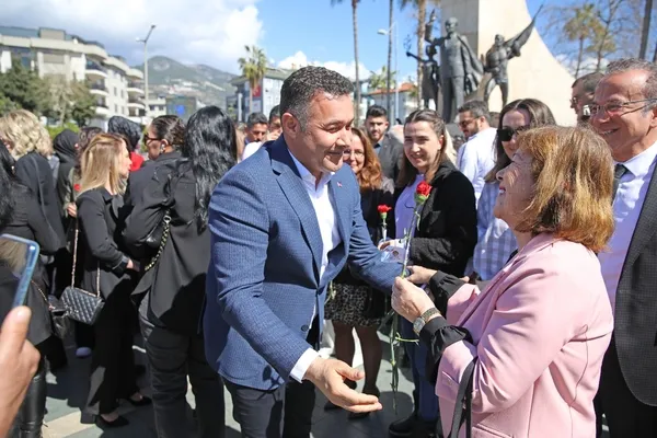 alanya-belediye-baskani-yucel-kadinlarimiz-en-degerli-varligimizdir-1709844771821.jpg