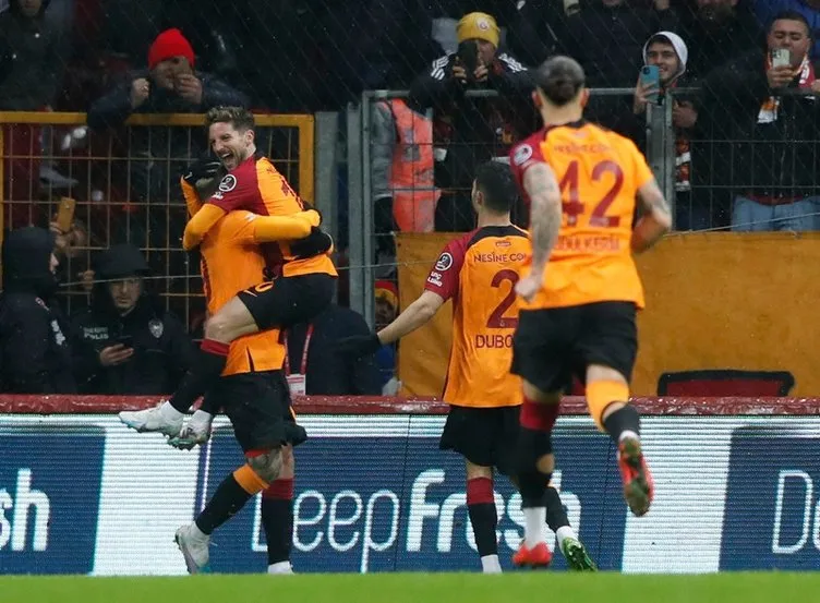 Son dakika Galatasaray haberleri: Bonservisiyle Galatasaray tarihine geçecek! Okan Buruk’un yıldızı rekor bedelle imzayı atıyor…