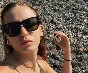 Serenay Sarıkaya’nın bornozlu sosyal medya paylaşımı eski aşkı ‘Kerem Bürsin ile barıştı mı’ sorusunu akıllara getirdi!