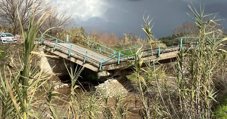Manisa’da şiddetli yağış nedeniyle köprü çöktü