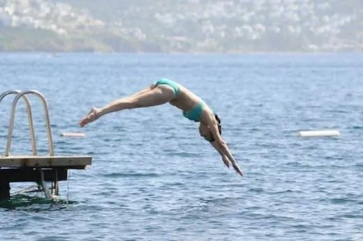 Tuğba Özerk sezonu Bodrum'da açtı