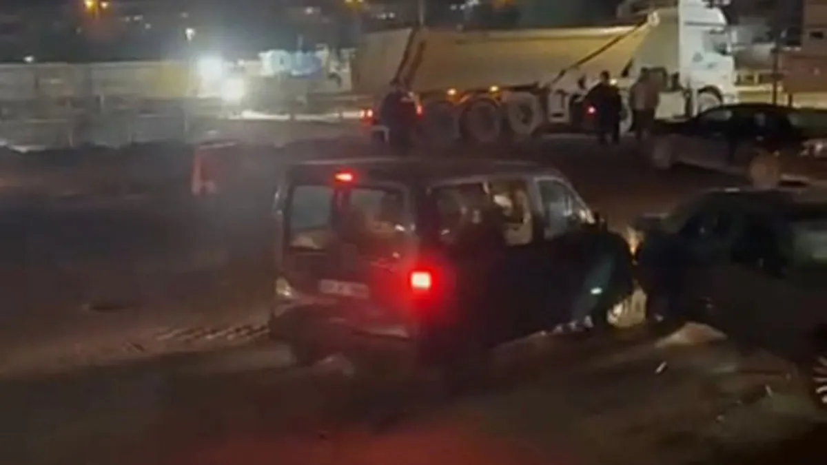 Kocaeli'de öfkeli sürücü dehşeti: Ani manevralarla ortalığı birbirine kattı Kocaeli'de öfkeli sürücü dehşeti: Ani manevralarla ortalığı birbirine kattı