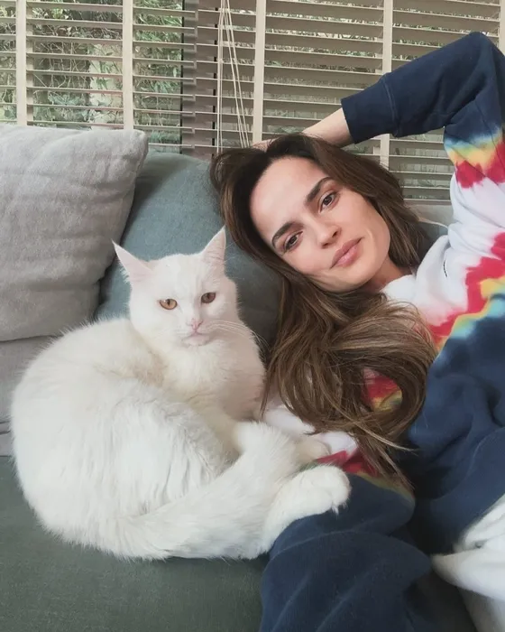 Bir zamanlar o da ünlü oyunculardanmış! Seda Bakan’ın kuzenini öğrenince çok şaşıracaksınız!