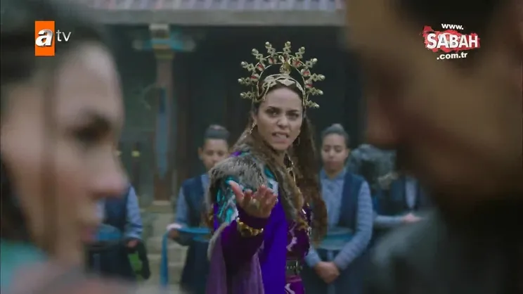 'Destan'a damga vuran sahne! Batuga, Akkız’ı madende çalışmaktan kurtarmak için kendini ortaya attı! | Video