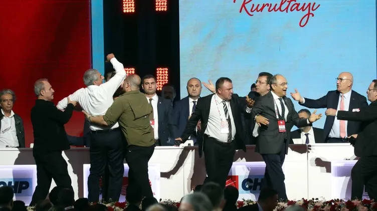 SON DAKİKA | CHP’de büyük tasfiye! Özgür Özel’in iç muhalefet operasyonu sürüyor
