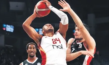 Aslan, kartal’ı avladı