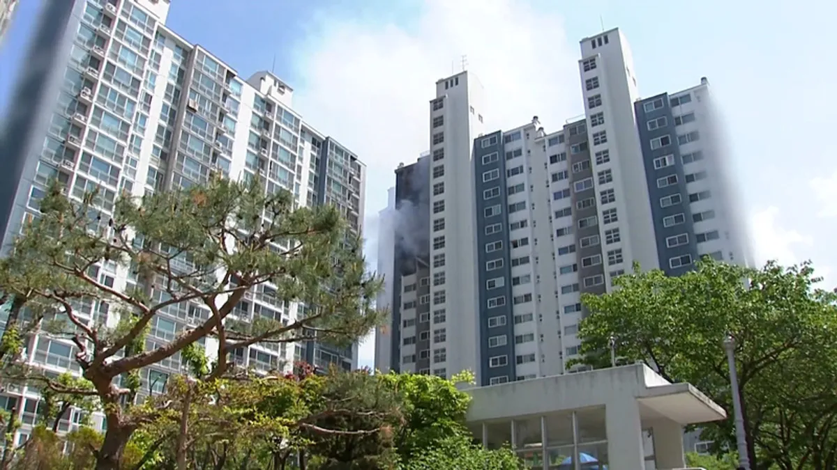 Güney Kore’de 20 katlı apartmanda yangın faciası: 2 ölü