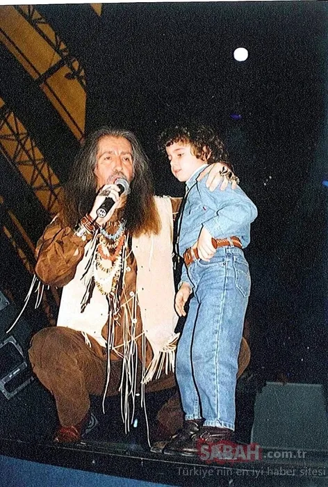 Hepimiz onu ’Barış Abi’ olarak tanıdık ama... Merhum sanatçı Barış Manço’nun oğlu yıllar sonra açıkladığı gerçekle şoke etti!