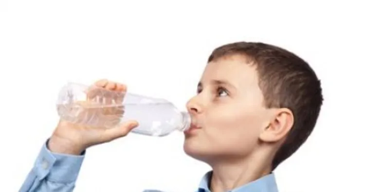 Ezan okunurken su içmek orucu bozar mı?