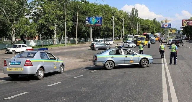Trafik kurallarını ihlal eden sürücü 2 polisi öldürdü!