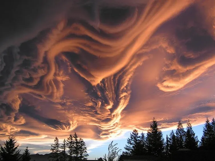 Gökyüzünde gizemli bulutlar