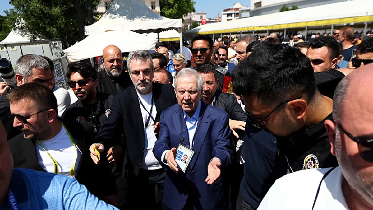 Aziz Yıldırım'ın yönetim kurulu listesinde yer alan Yusuf Buğra Tanık, Fenerbahçe için birlik ve beraberlik mesajı veriyor.