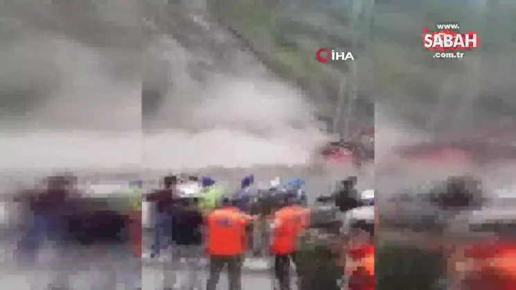 Hindistan'da tünel çöktü: 1 ölü | Video