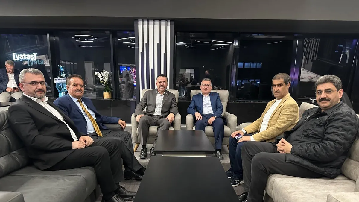 Sivasspor Divan Kurulu, TBMM AK Parti Grup Başkanı Güler ile görüştü Sivasspor Divan Kurulu, TBMM AK Parti Grup Başkanı Güler ile görüştü