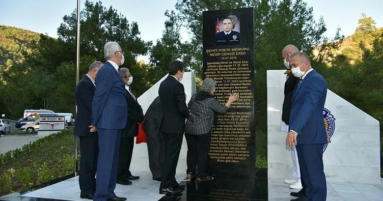 Marmaris’te darbe gecesi şehit edilen polisin anıtı açıldı