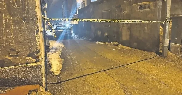 bayram-iznine-cikip-enistesini-bicaklayarak-vahsice-katletti-caninin-savunmasi-kan-dondurdu-her-sey-5-dakika-i-1785843446172.jpeg