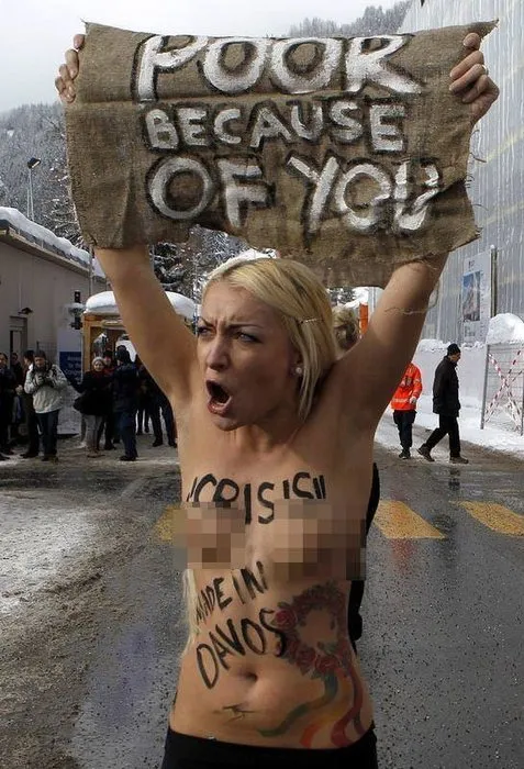 FEMEN Davos’u salladı