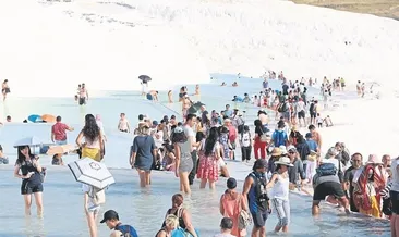 Pamukkale 70 bin ziyaretçiyi ağırladı