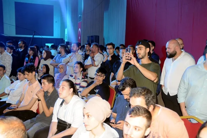 Bilal Erdoğan: İstanbul'u seven adamın gözü dışarılarda olmaz