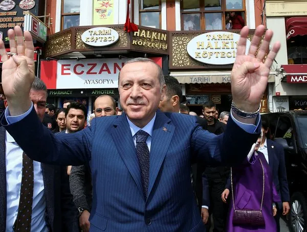 Cumhurbaşkanı Erdoğan tarihi köfteciye gitti